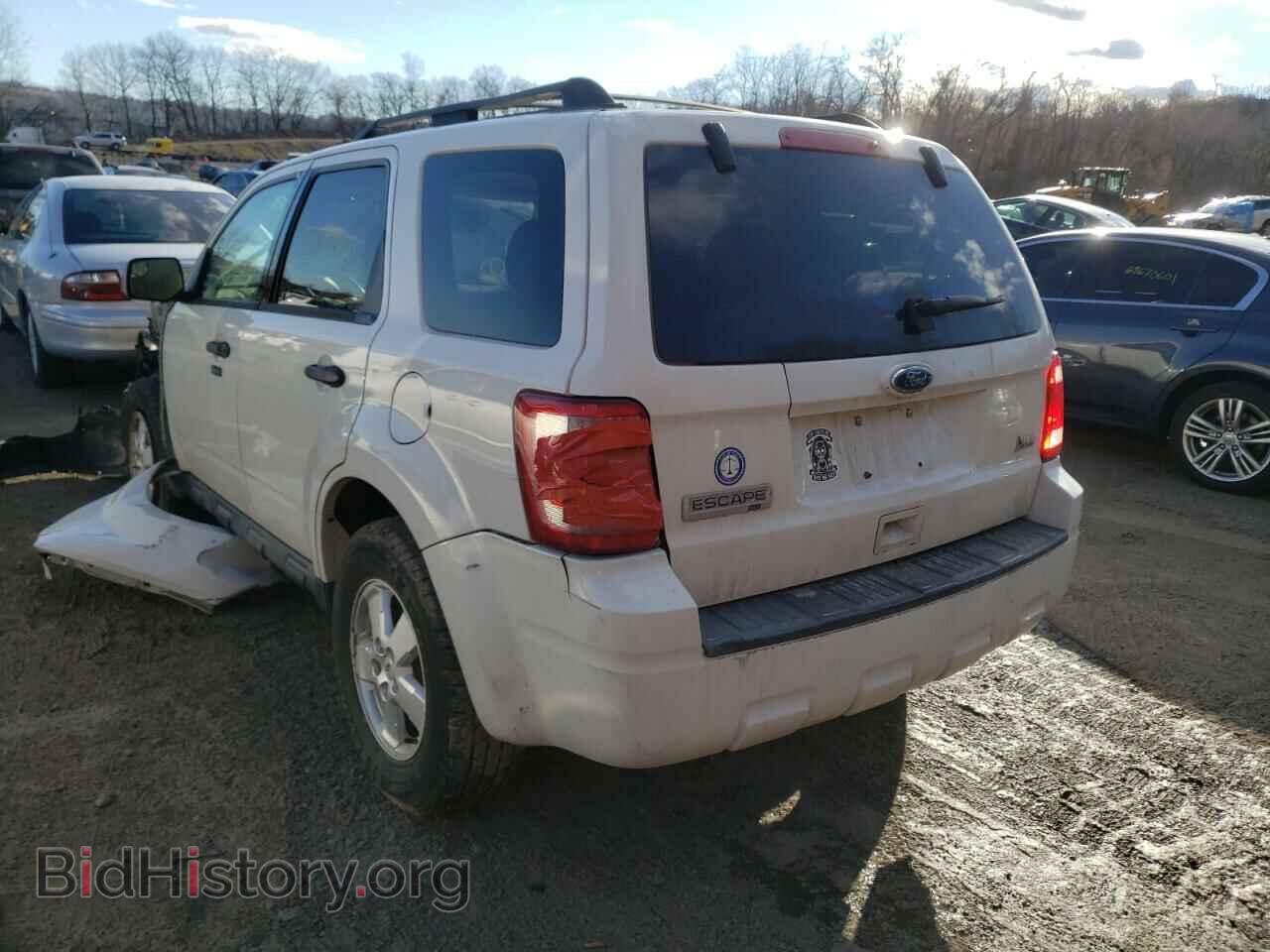 2011 FORD ESCAPE - VIN: 1FMCU0DG4BKA66613 - Фото 3