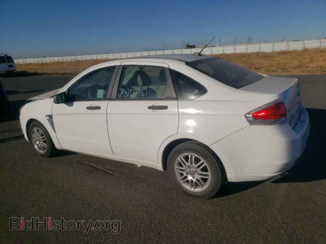 2008 FORD FOCUS - VIN: 1FAHP35N98W199052 - Фото 2
