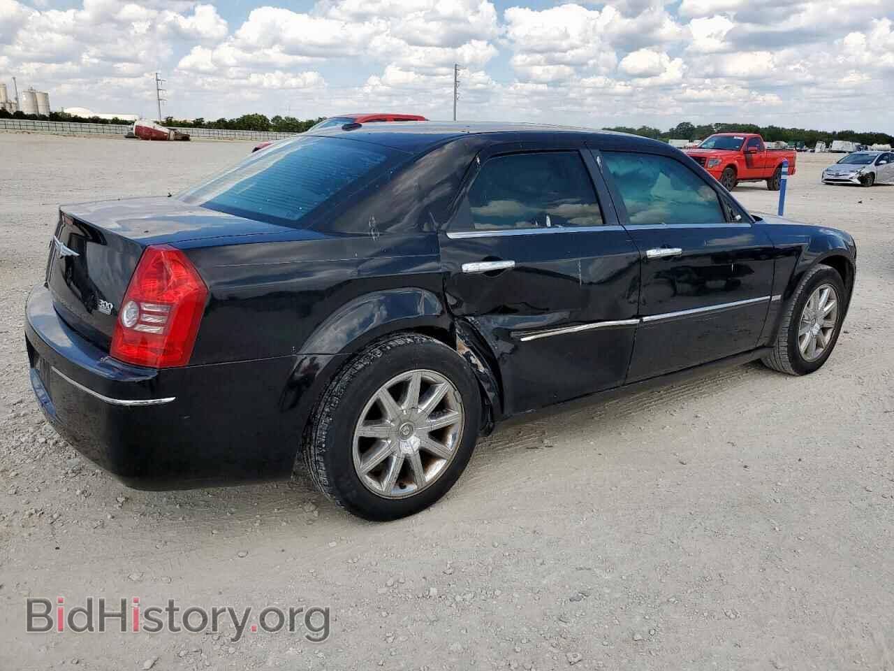 2010 CHRYSLER 300 - VIN: 2C3CA5CV5AH136740 - Фото 3