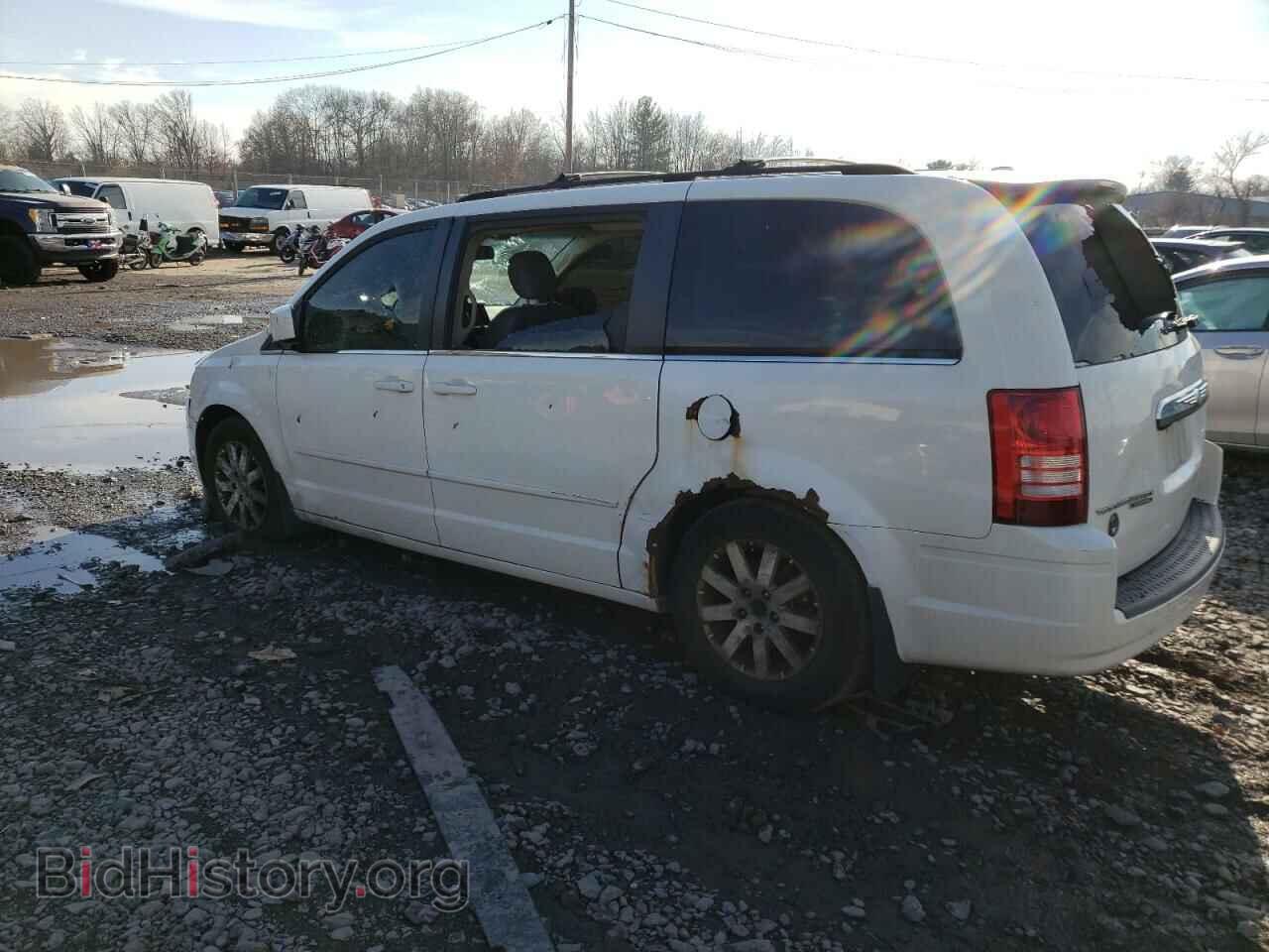 2008 CHRYSLER MINIVAN - VIN: 2A8HR54P98R820388 - Фото 2