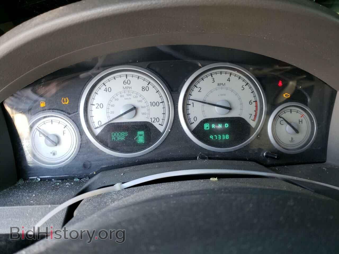2008 CHRYSLER MINIVAN - VIN: 2A8HR54P98R820388 - Фото 9