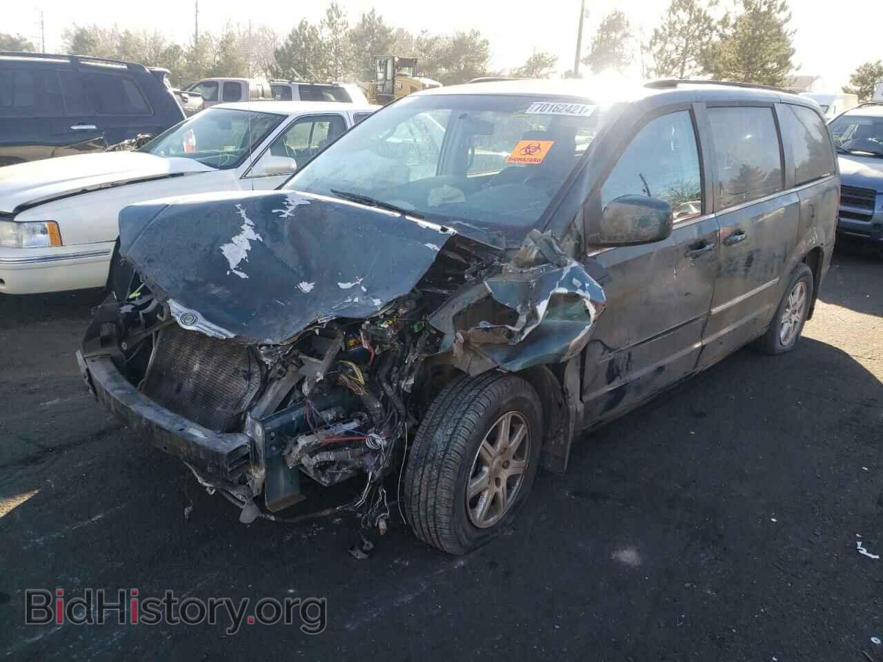 2009 CHRYSLER MINIVAN - VIN: 2A8HR54159R651242 - Фото 2