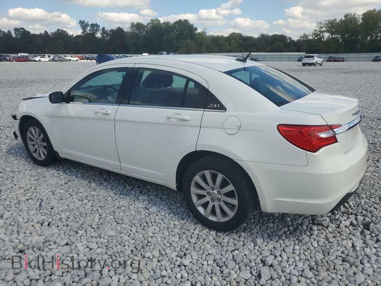 2011 CHRYSLER 200 - VIN: 1C3BC1FB6BN521717 - Фото 2