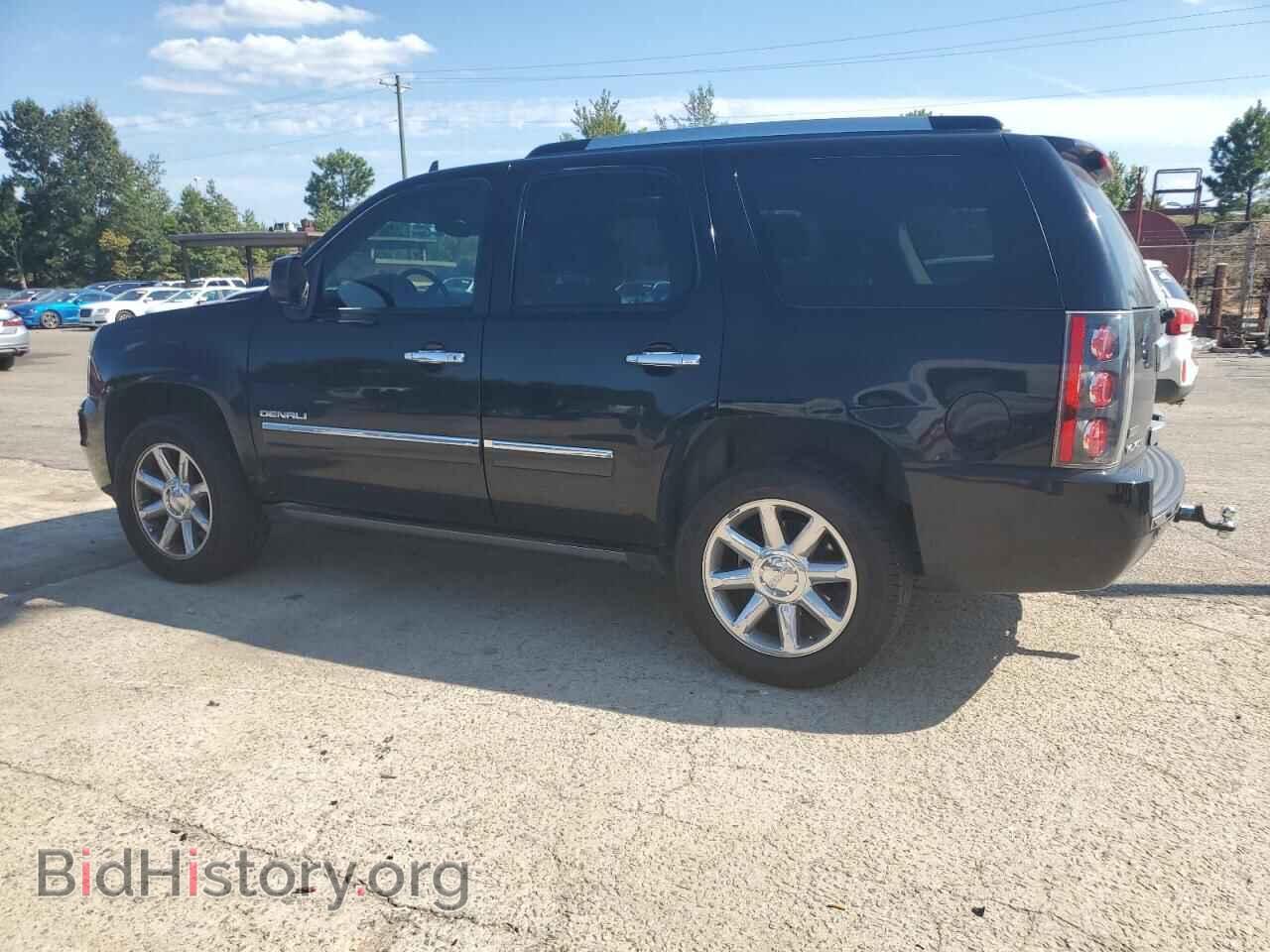 2010 GMC YUKON - VIN: 1GKUKEEF2AR209800 - Photo 2