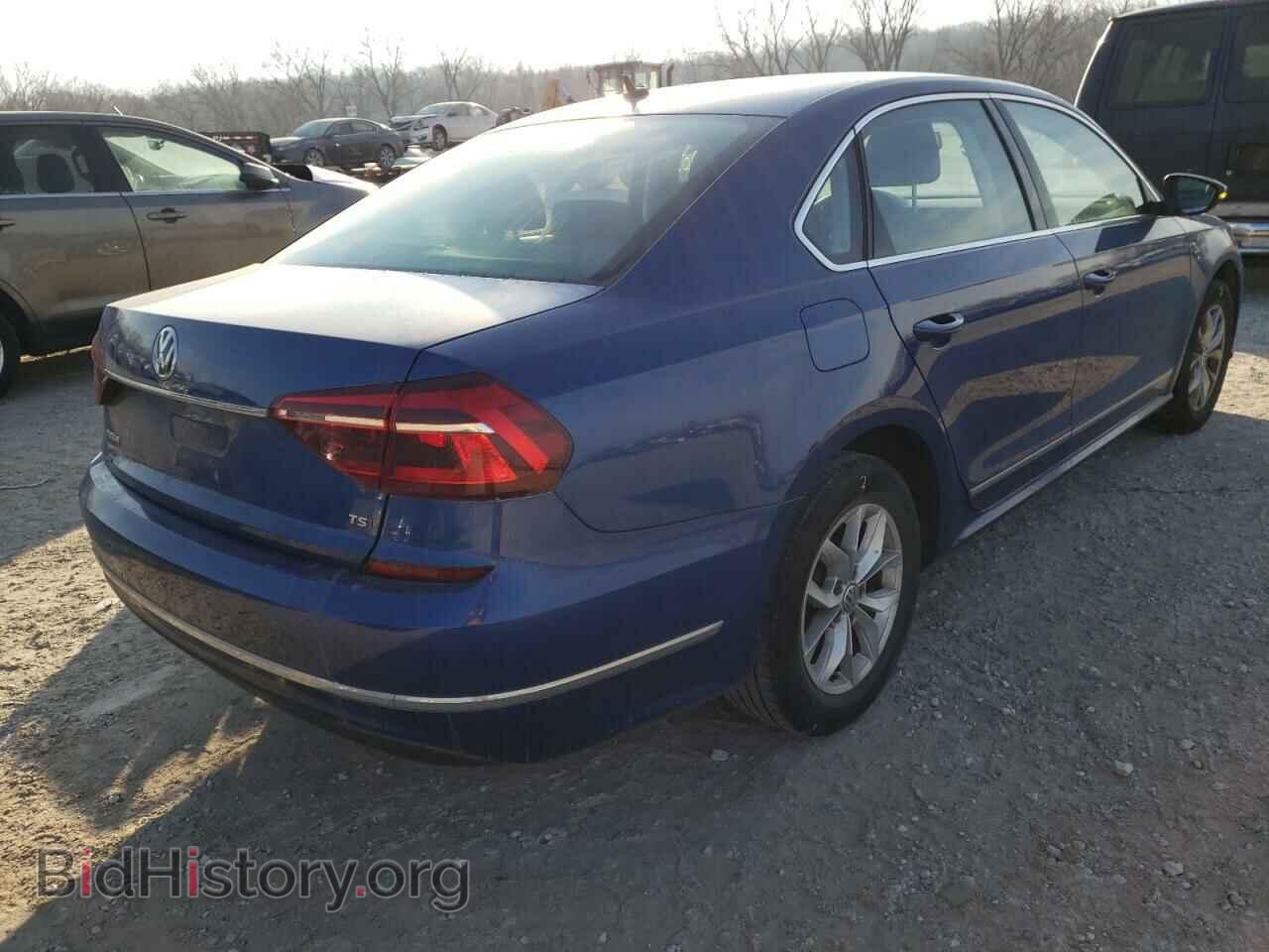 2017 VOLKSWAGEN PASSAT - VIN: 1VWAT7A35HC010754 - Фото 4