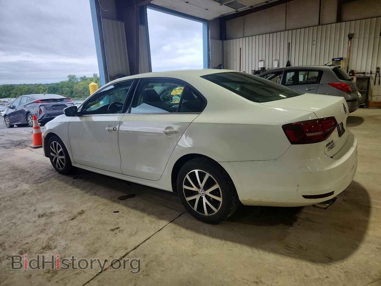 2017 VOLKSWAGEN JETTA - VIN: 3VWDB7AJ1HM360573 - Photo 2