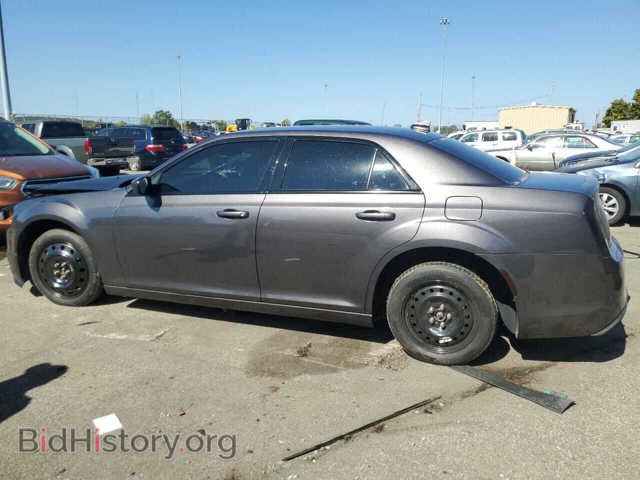 2017 CHRYSLER 300 - VIN: 2C3CCAGGXHH541842 - Фото 2