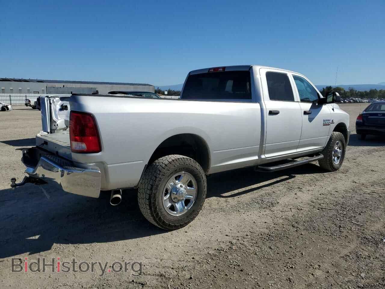2016 RAM All Models - VIN: 3C6UR5HL8GG279374 - Photo 3