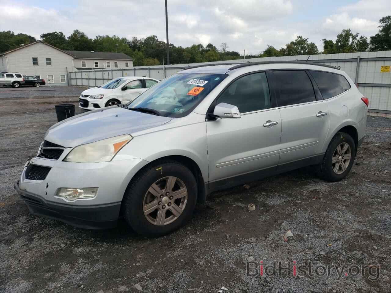 Photo 1GNKVGED5BJ160197 - CHEVROLET TRAVERSE 2011