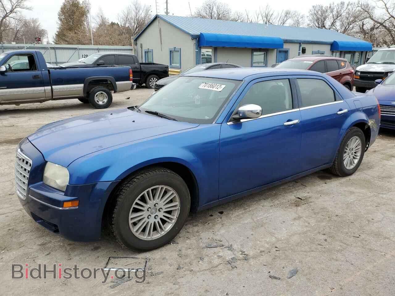 Фотография 2C3CA4CD2AH203103 - CHRYSLER 300 2010