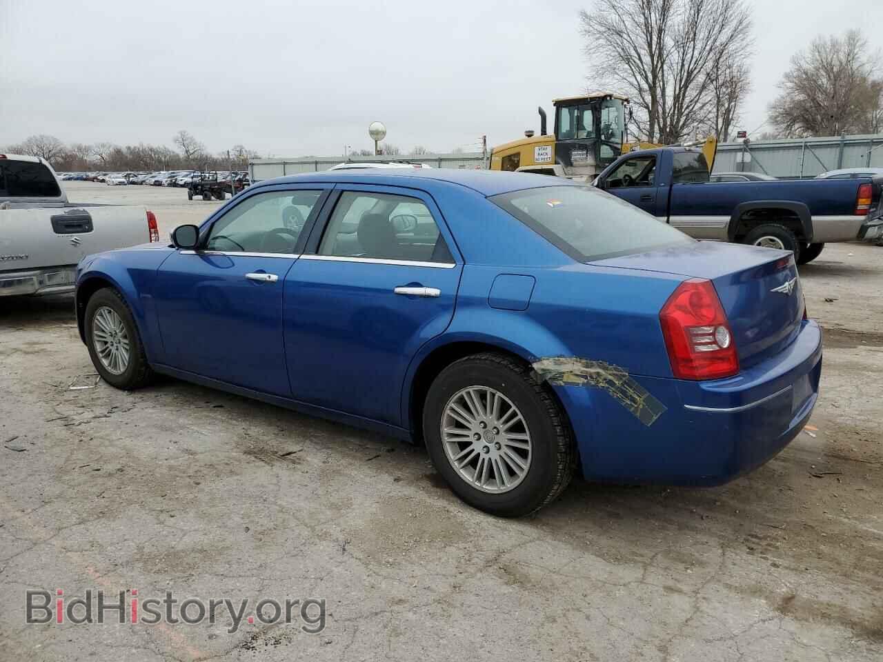 2010 CHRYSLER 300 - VIN: 2C3CA4CD2AH203103 - Фото 2
