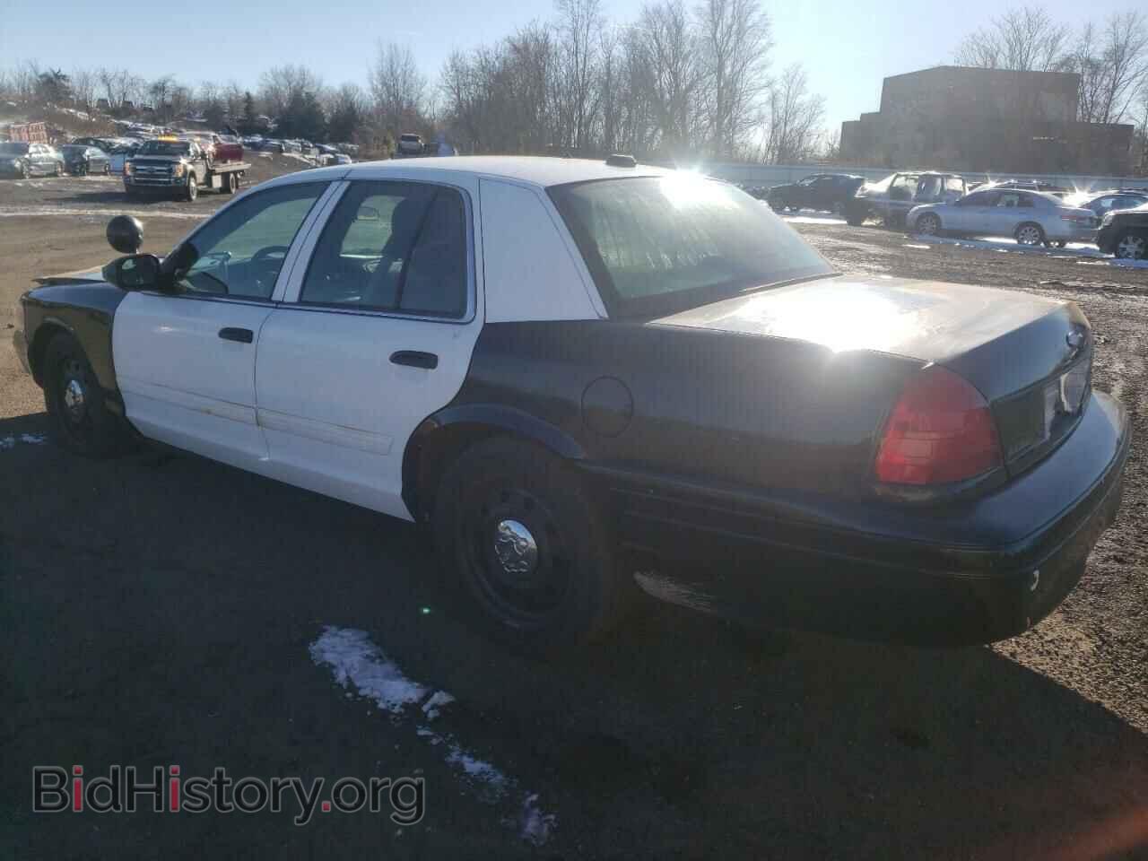 2011 FORD CROWN VIC - VIN: 2FABP7BV2BX151969 - Фото 2