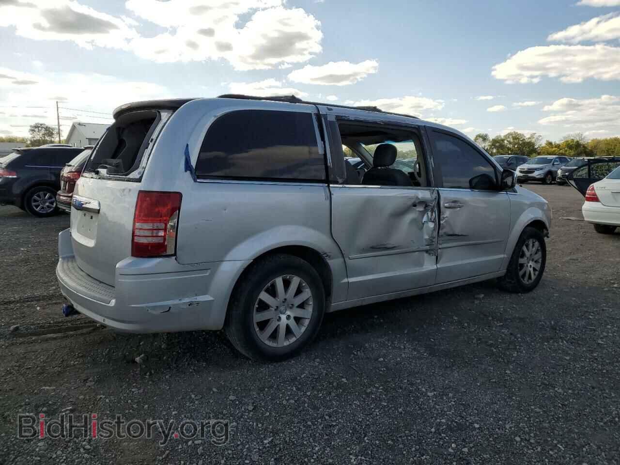 2008 CHRYSLER MINIVAN - VIN: 2A8HR54P68R647073 - Фото 3