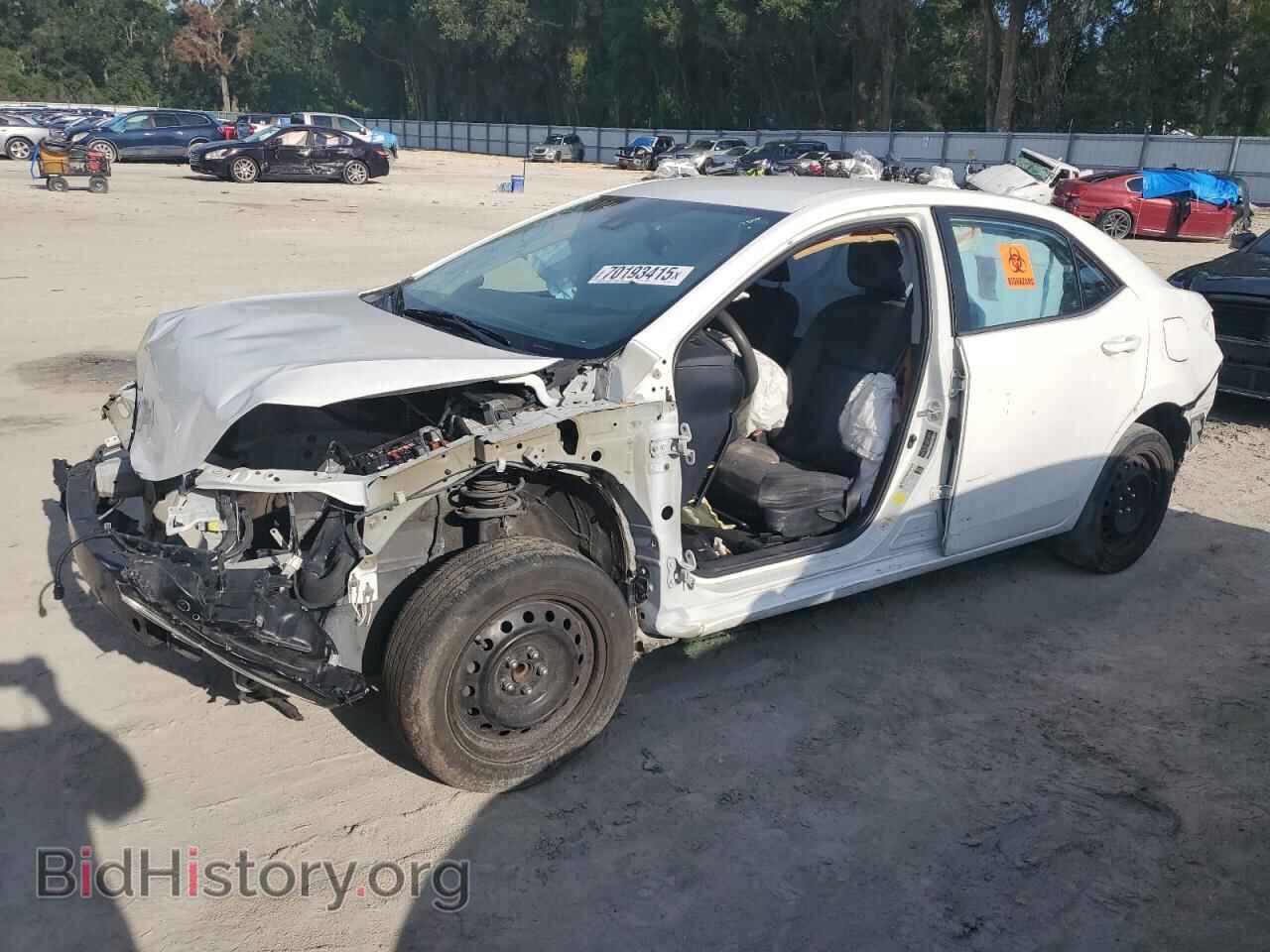 Photo 5YFBURHE1JP743615 - TOYOTA COROLLA 2018