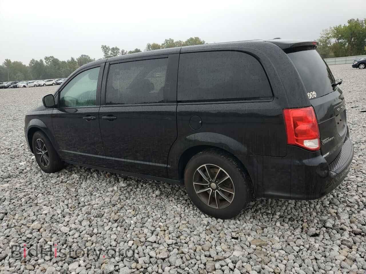 2018 DODGE CARAVAN - VIN: 2C4RDGCG8JR256214 - Фото 2