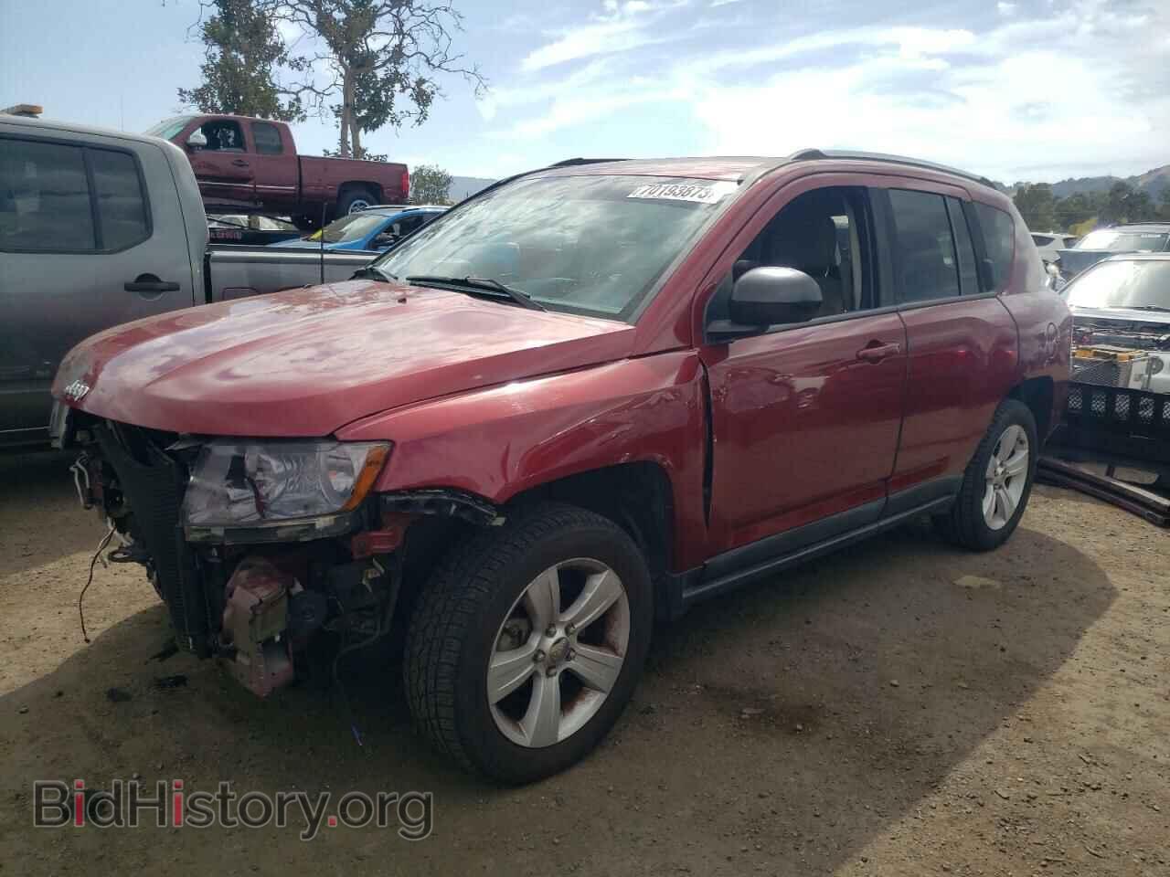 Photo 1J4NT1FA9BD213425 - JEEP COMPASS 2011