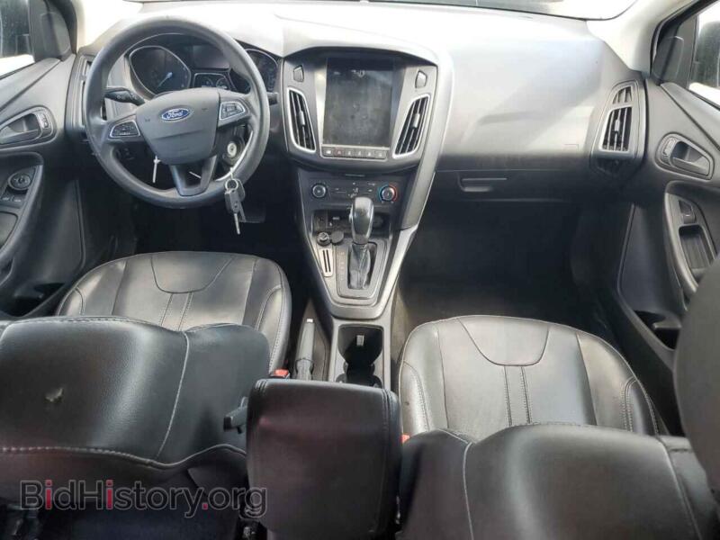 2017 Ford FOCUS (VIN 1FADP3E28HL342854) — photo 8 of 12