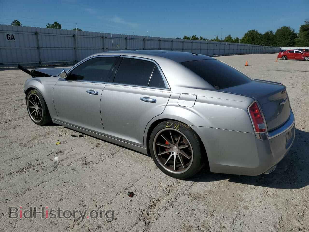 2011 CHRYSLER 300 - VIN: 2C3CA5CG3BH522589 - Фото 2