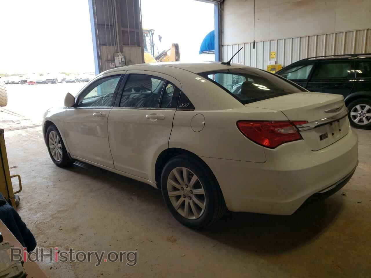 2013 CHRYSLER 200 - VIN: 1C3CCBBB1DN688733 - Фото 2