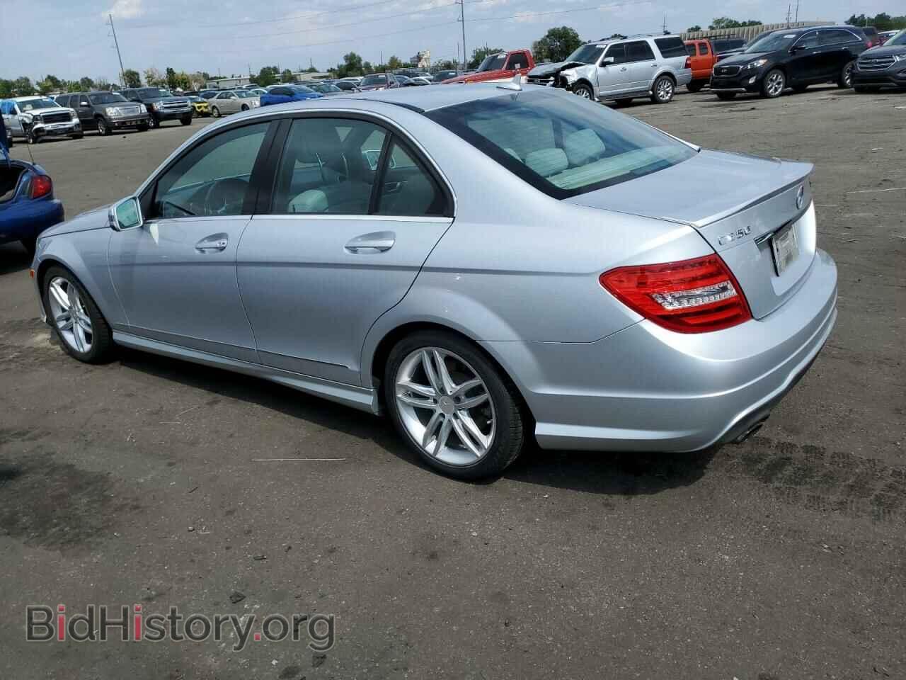 2013 MERCEDES-BENZ C-CLASS - VIN: WDDGF4HB9DR296475 - Фото 2