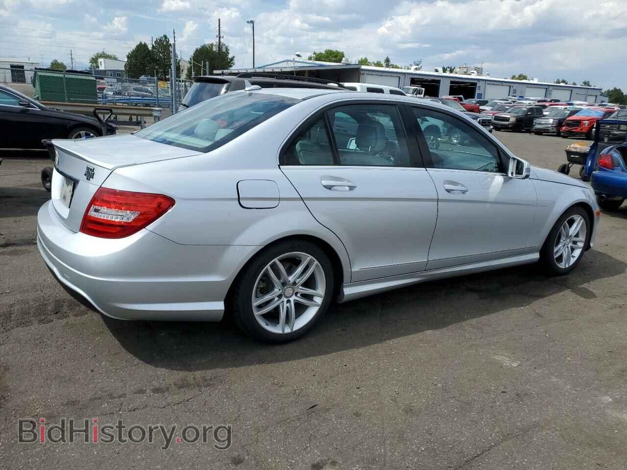 2013 MERCEDES-BENZ C-CLASS - VIN: WDDGF4HB9DR296475 - Фото 3