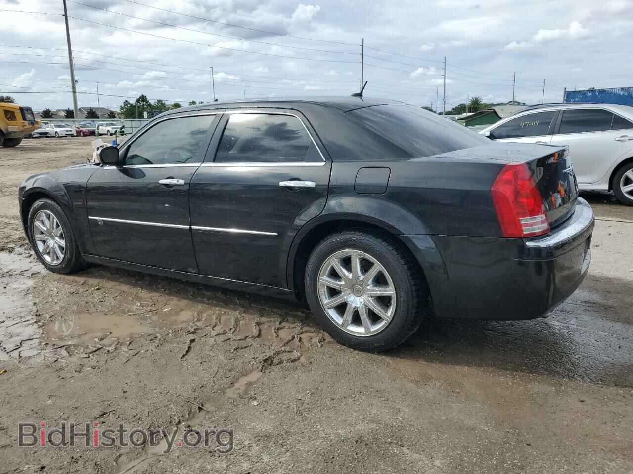 2008 CHRYSLER 300 - VIN: 2C3KA63H38H281359 - Фото 2