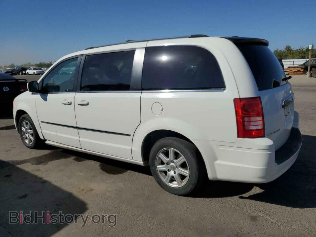 2010 CHRYSLER MINIVAN - VIN: 2A4RR5D10AR132075 - Photo 2