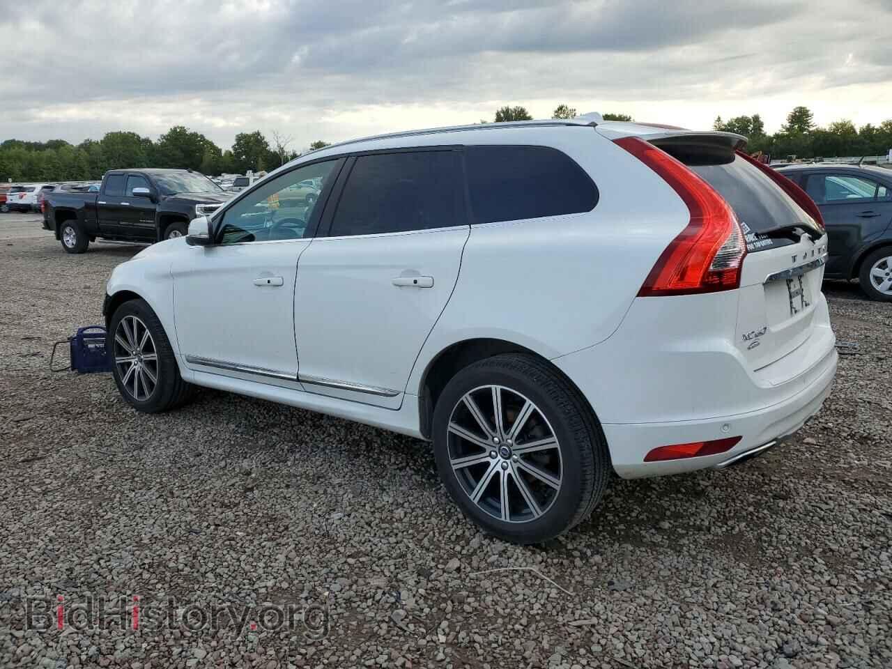 2017 VOLVO XC60 - VIN: YV449MRU6H2024949 - Фото 2