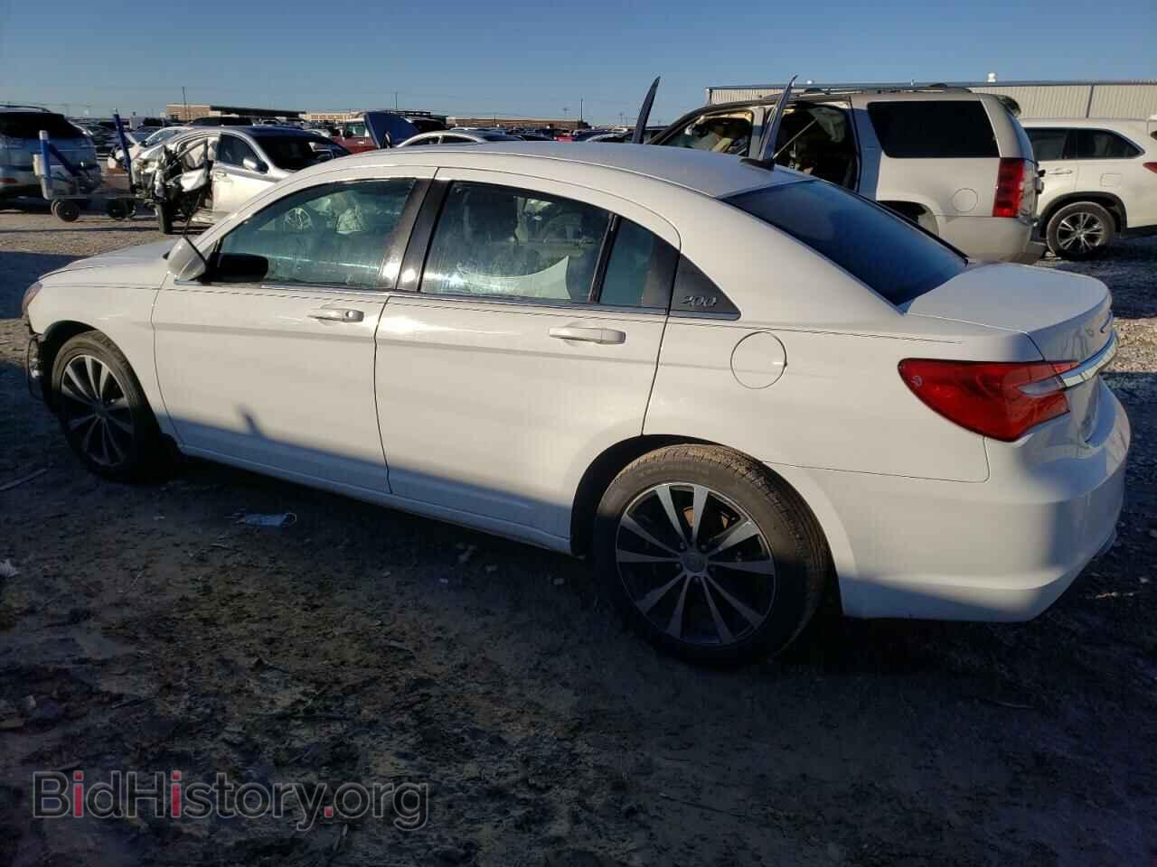 2014 CHRYSLER 200 - VIN: 1C3CCBBB1EN107460 - Фото 2