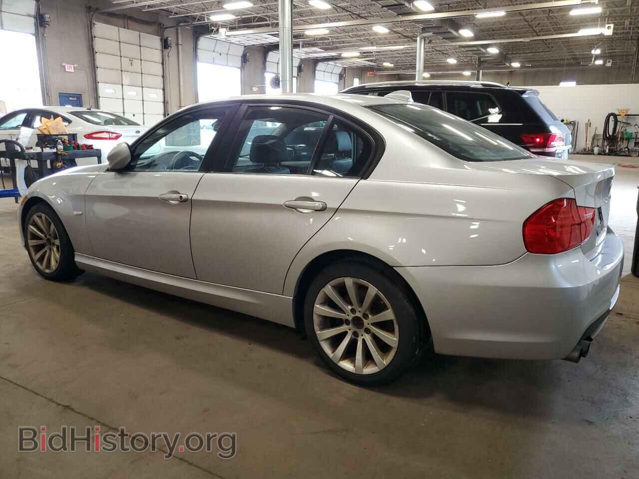 2011 BMW 3 SERIES - VIN: WBAPK7C59BA821908 - Фото 2