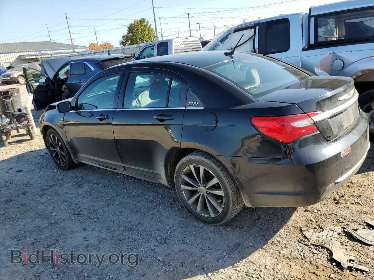 2013 CHRYSLER 200 - VIN: 1C3CCBHG2DN500045 - Фото 2