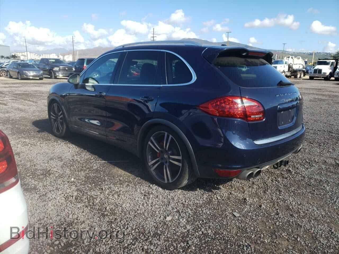 2011 PORSCHE CAYENNE - VIN: WP1AC2A26BLA81870 - Фото 2