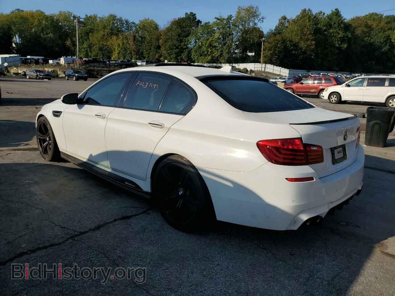 2015 BMW M5 - VIN: WBSFV9C59FD594539 - Фото 2