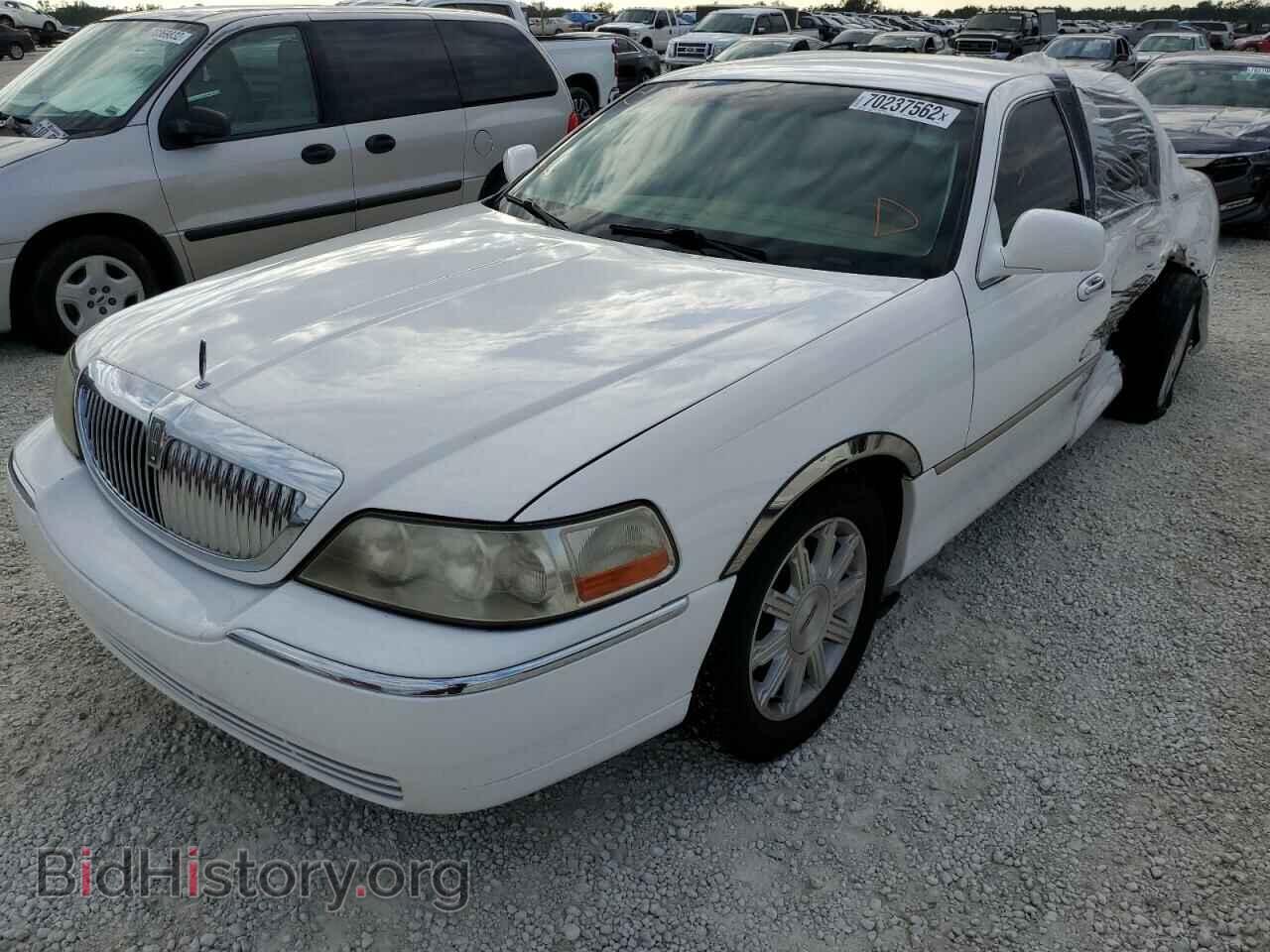 Photo 2LNBL8CV1BX765286 - LINCOLN TOWNCAR 2011