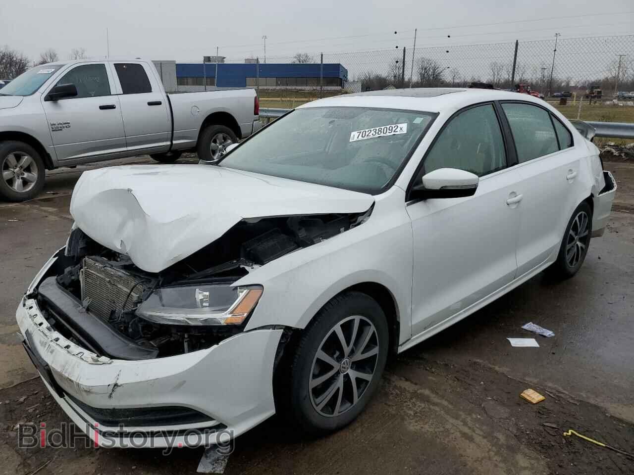 Фотография 3VWDB7AJ1HM406029 - VOLKSWAGEN JETTA 2017