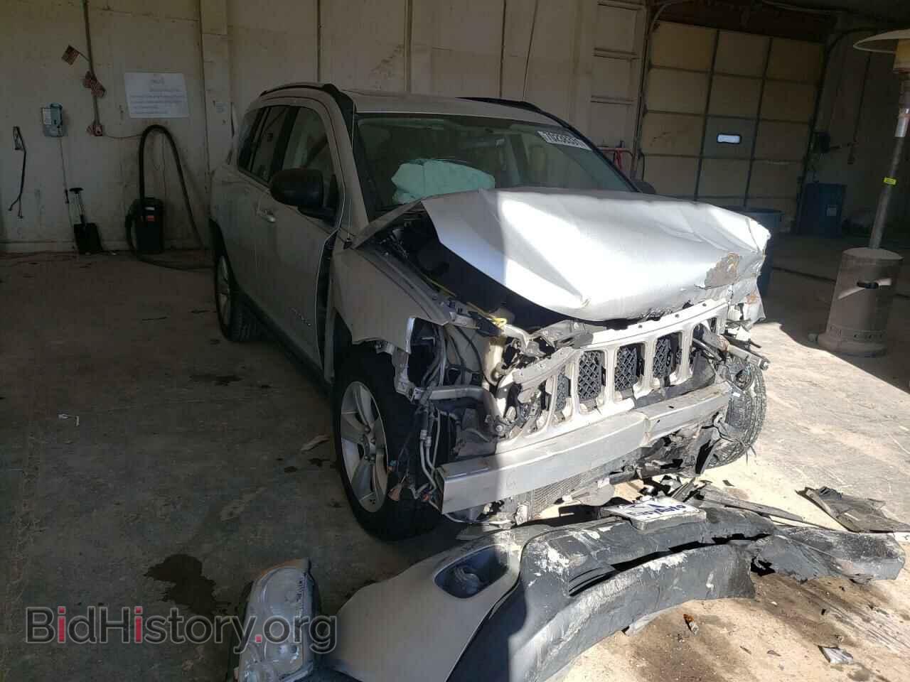 Photo 1J4NT1FB0BD176757 - JEEP COMPASS 2011