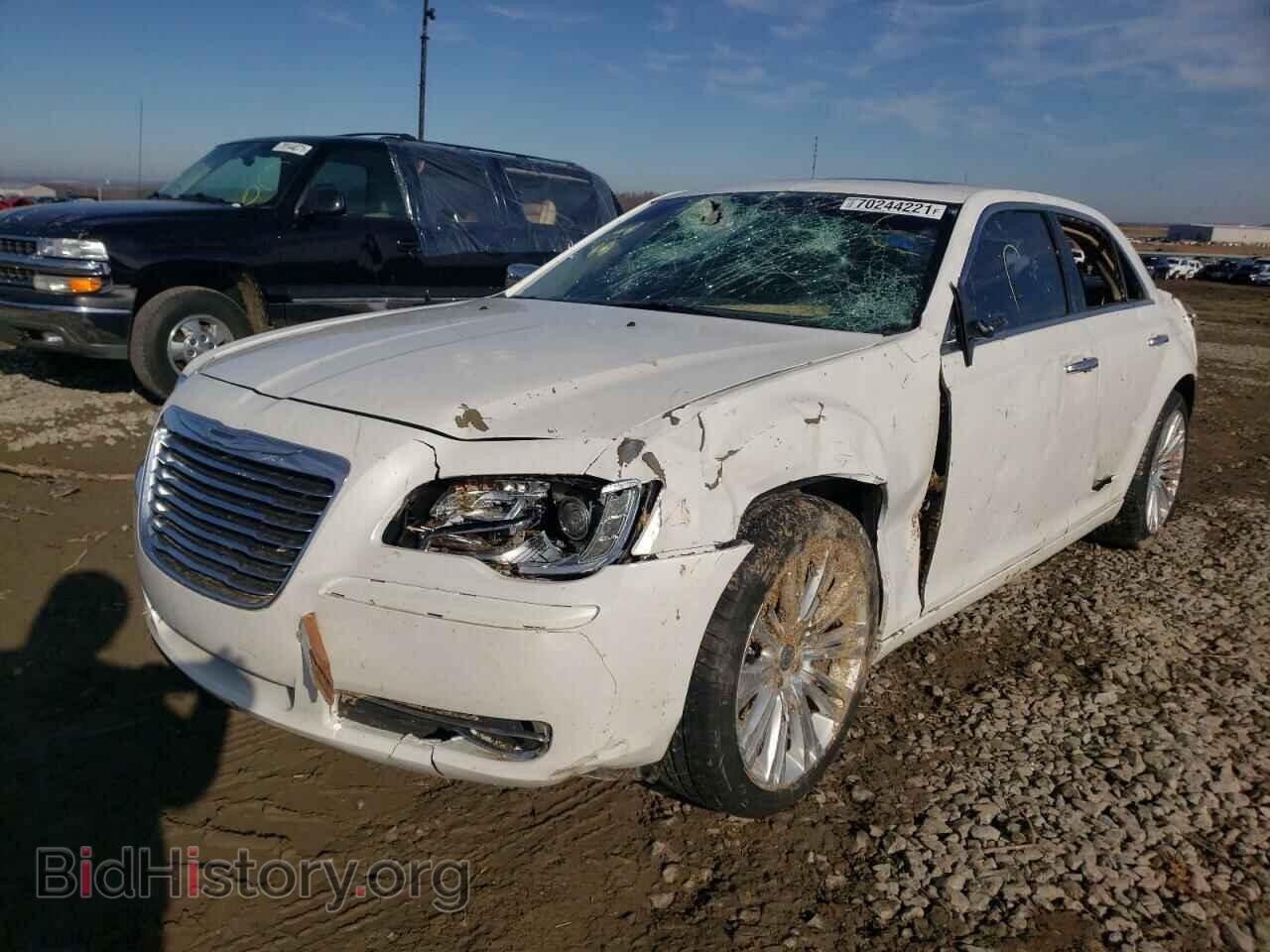 2011 CHRYSLER 300 - VIN: 2C3CA5CG5BH530144 - Фото 2