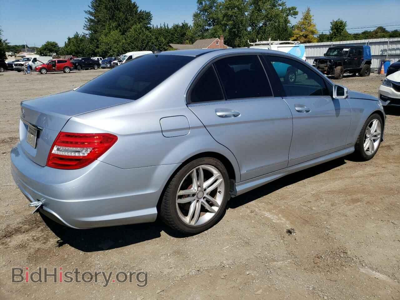 2013 MERCEDES-BENZ C-CLASS - VIN: WDDGF4HB3DA812943 - Фото 3