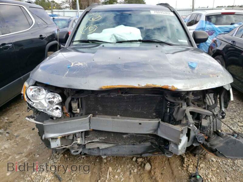 2011 Jeep COMPASS (VIN 1J4NT1FA2BD239610) — photo 5 of 13