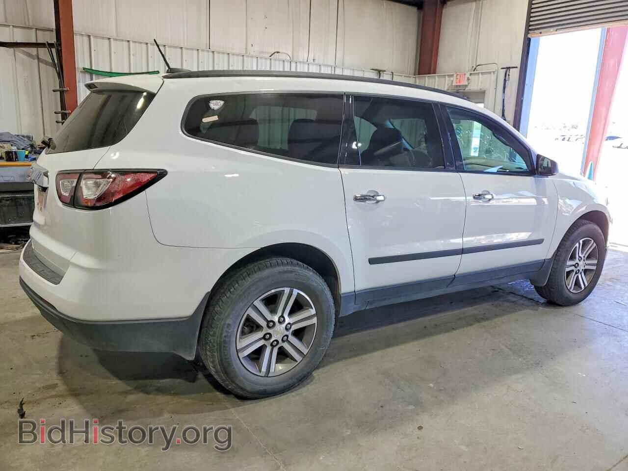 2017 CHEVROLET TRAVERSE - VIN: 1GNKRFKD9HJ236046 - Фото 3