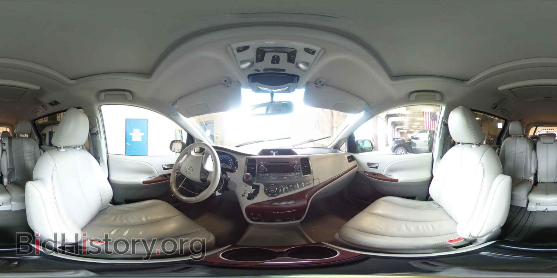 2011 TOYOTA All Models - VIN: 5TDYK3DC8BS044041 - Фото 16