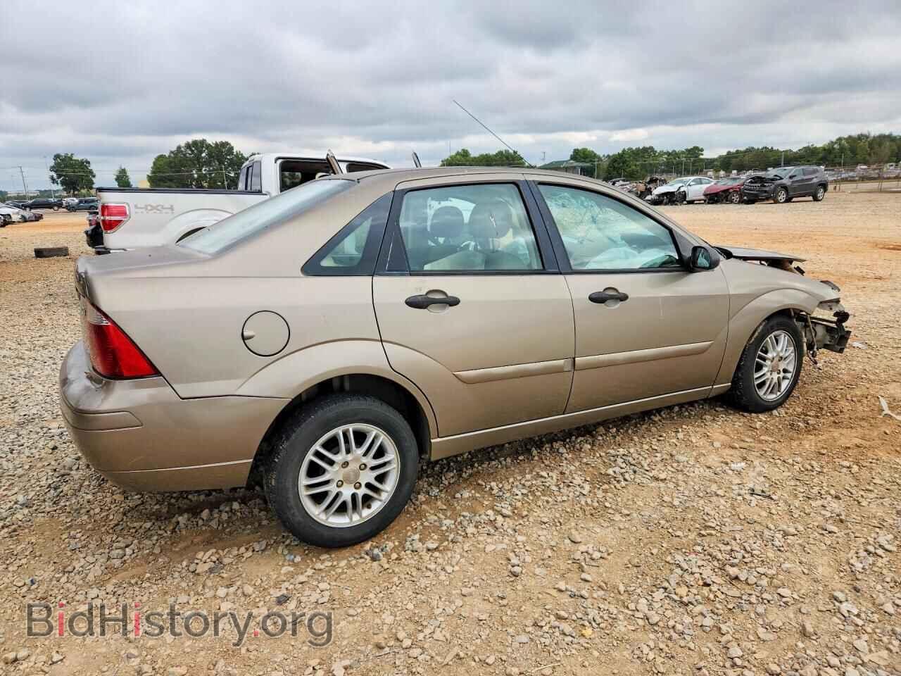 2005 FORD FOCUS - VIN: 1FAFP34N35W256673 - Фото 3