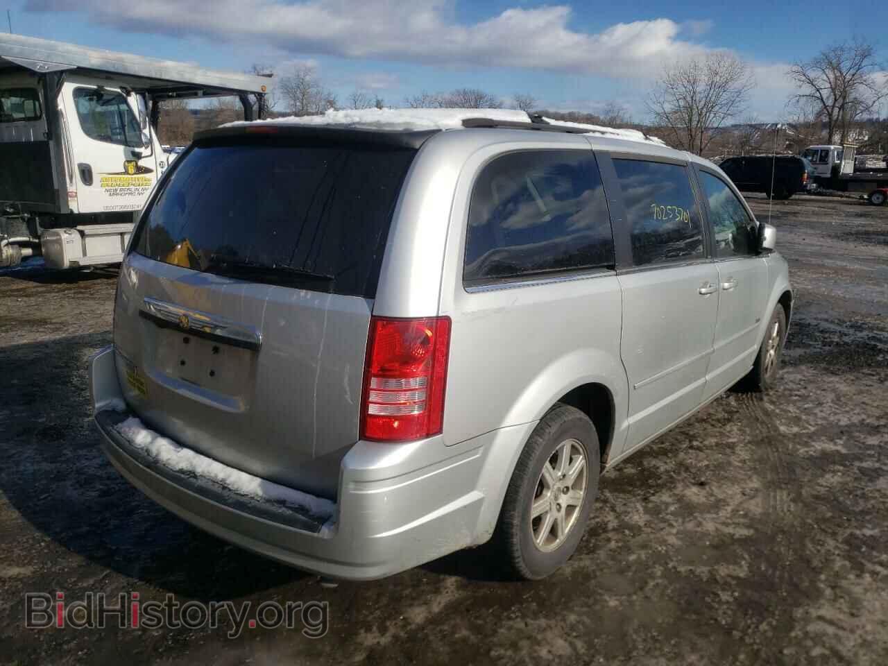 2008 CHRYSLER MINIVAN - VIN: 2A8HR54P68R803984 - Фото 4