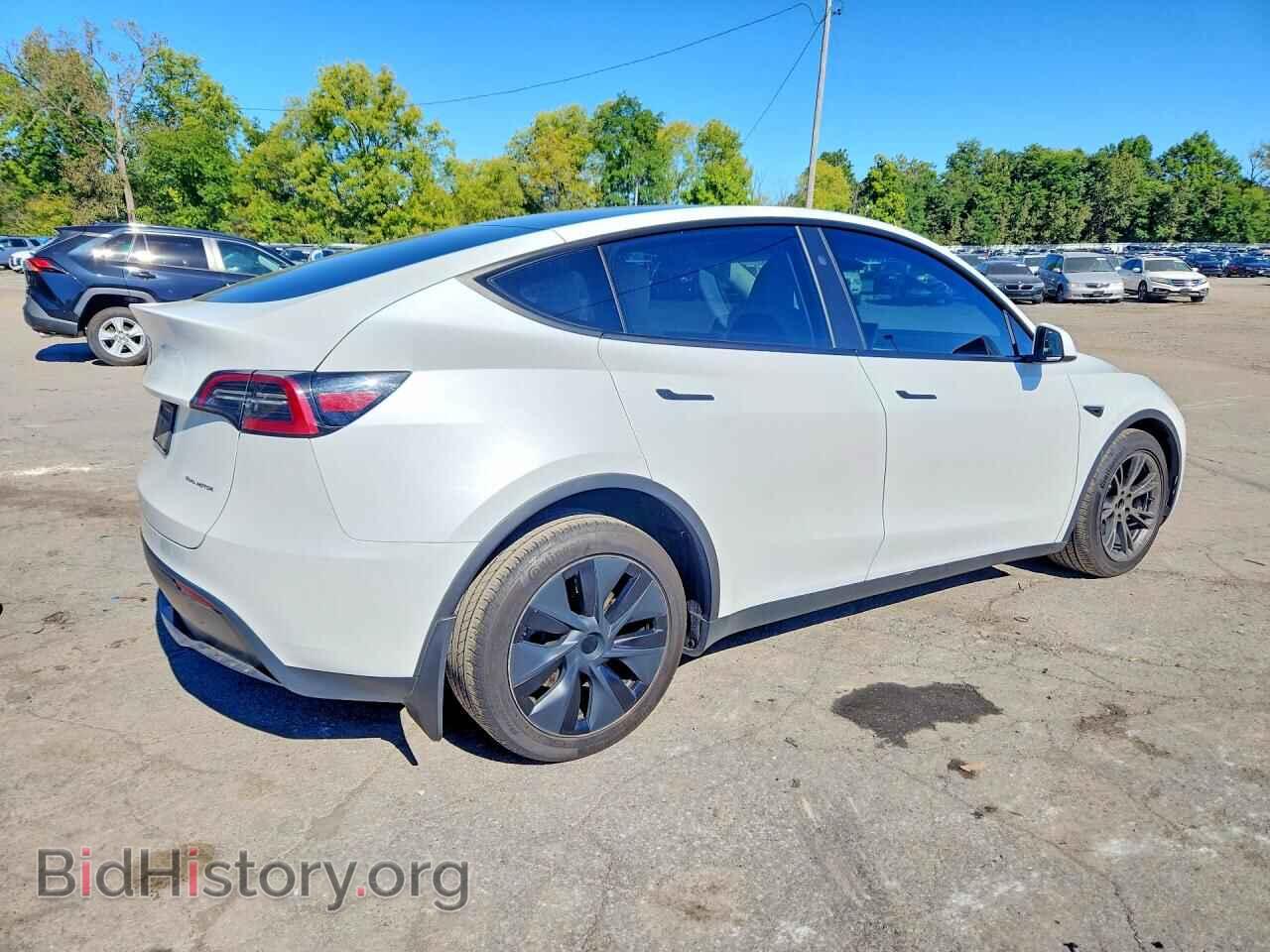 2024 TESLA MODEL Y - VIN: 7SAYGDEE1RF202731 - Photo 3