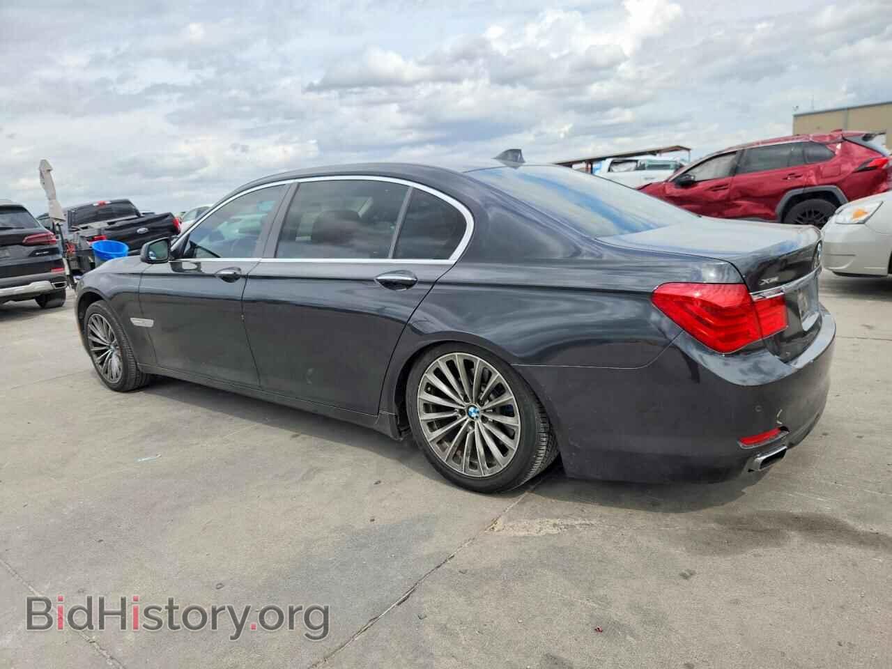 2011 BMW 7 SERIES - VIN: WBAKB4C50BC574355 - Фото 2