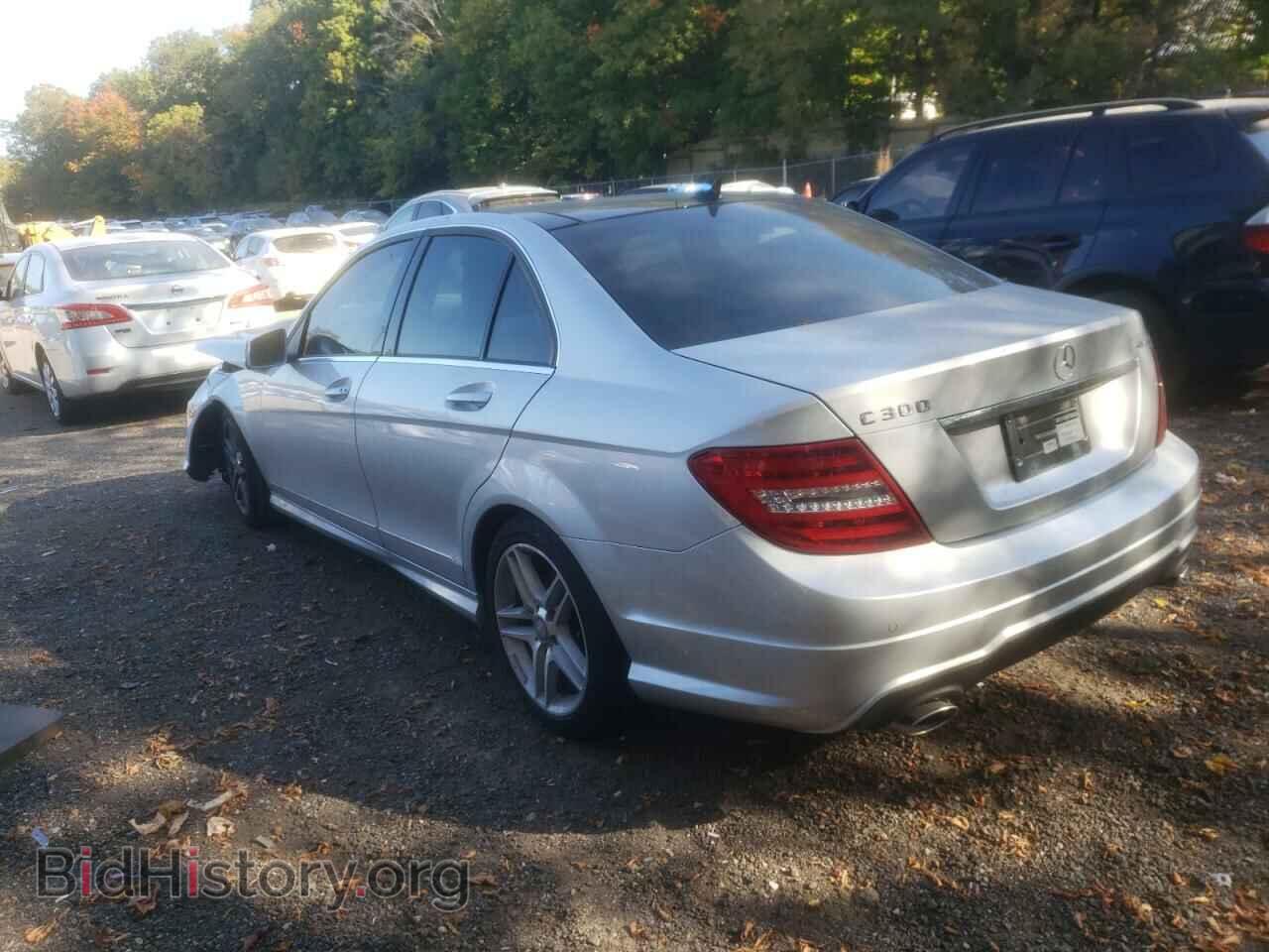 2012 MERCEDES-BENZ C-CLASS - VIN: WDDGF8BB3CA703140 - Фото 2