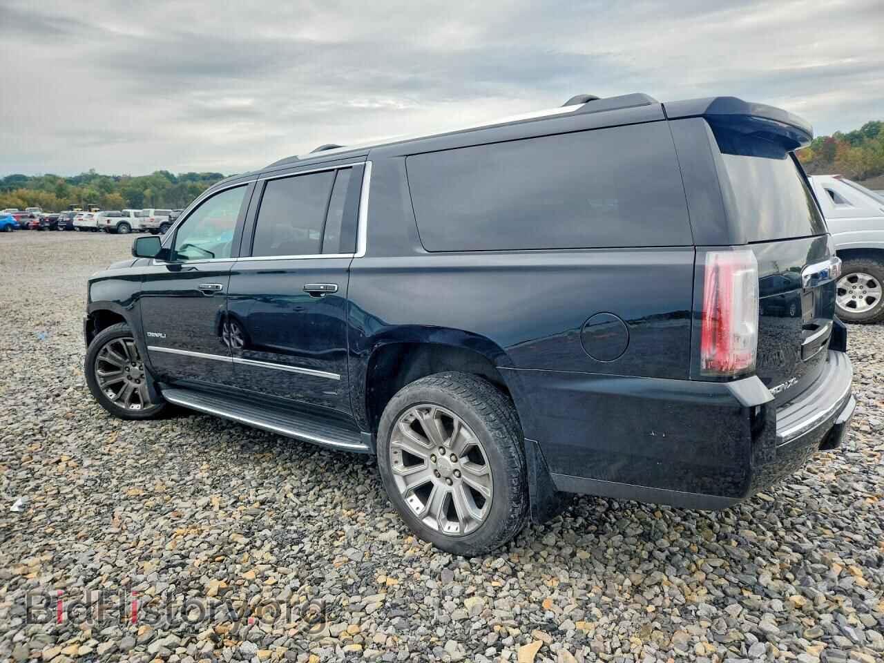 2016 GMC YUKON - VIN: 1GKS2HKJ6GR125263 - Photo 2