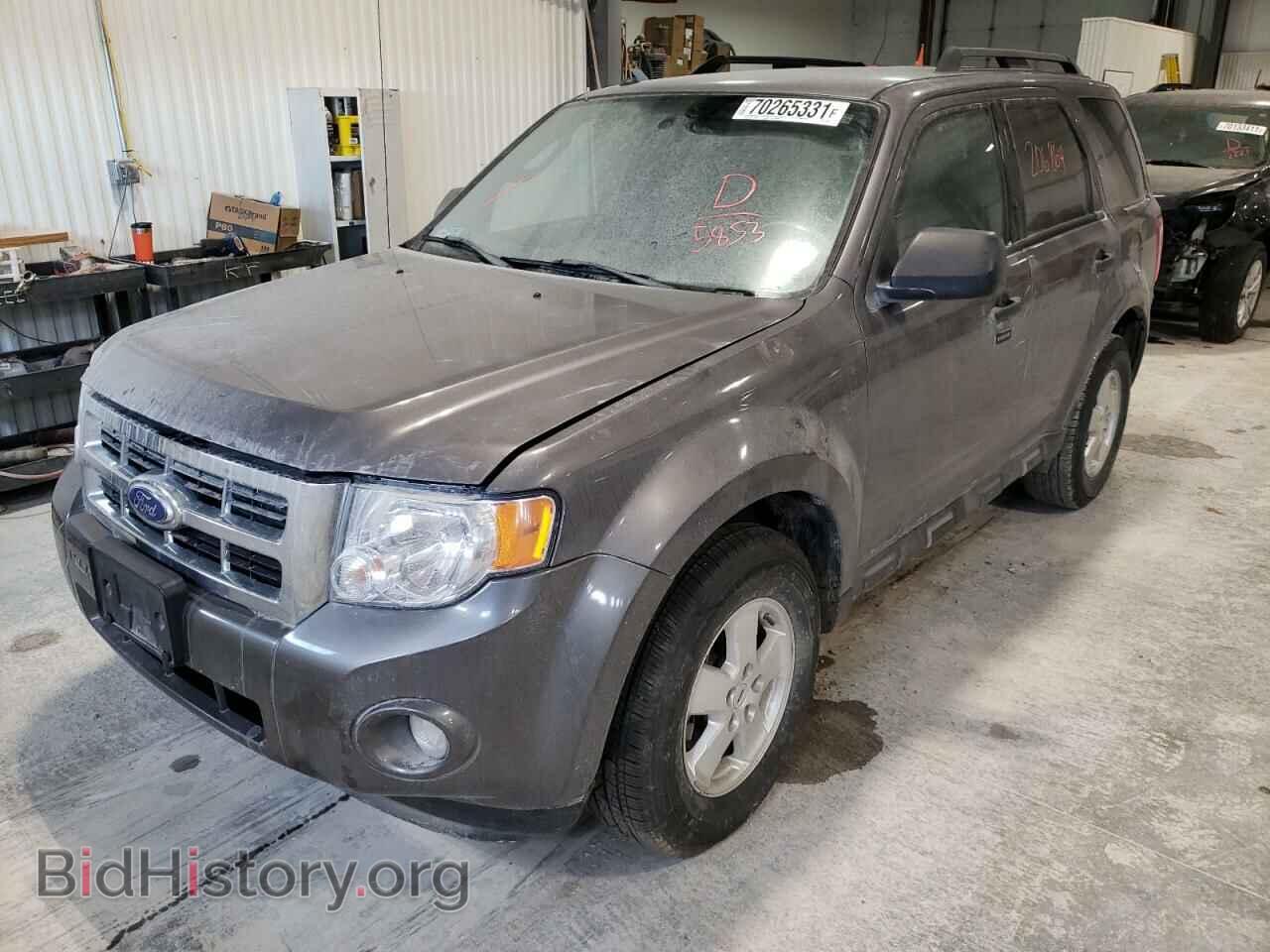 2011 FORD ESCAPE - VIN: 1FMCU0DG8BKC05853 - Фото 2