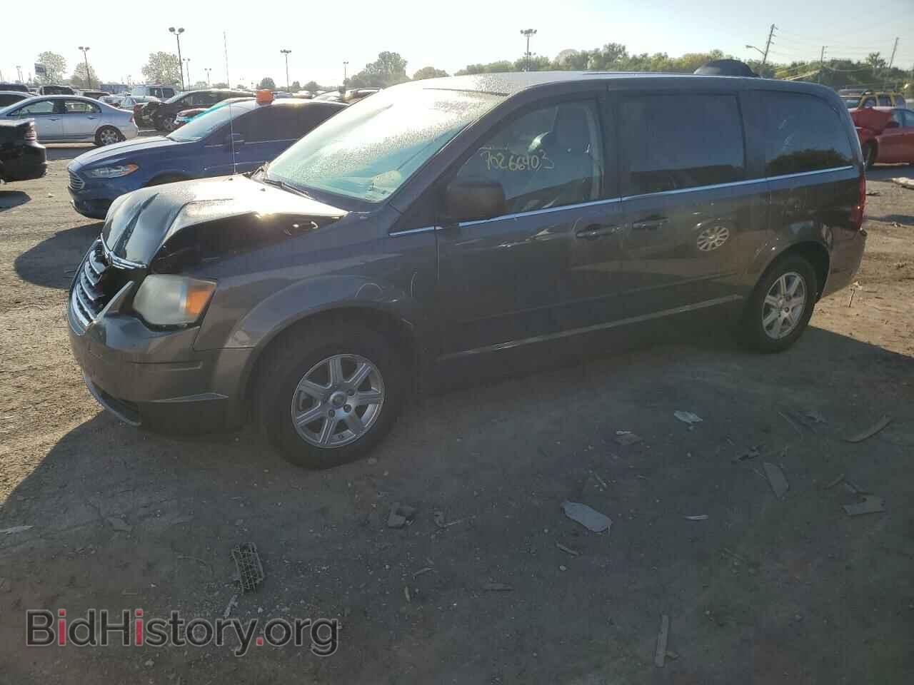 Photo 2A4RR2D19AR374927 - CHRYSLER MINIVAN 2010