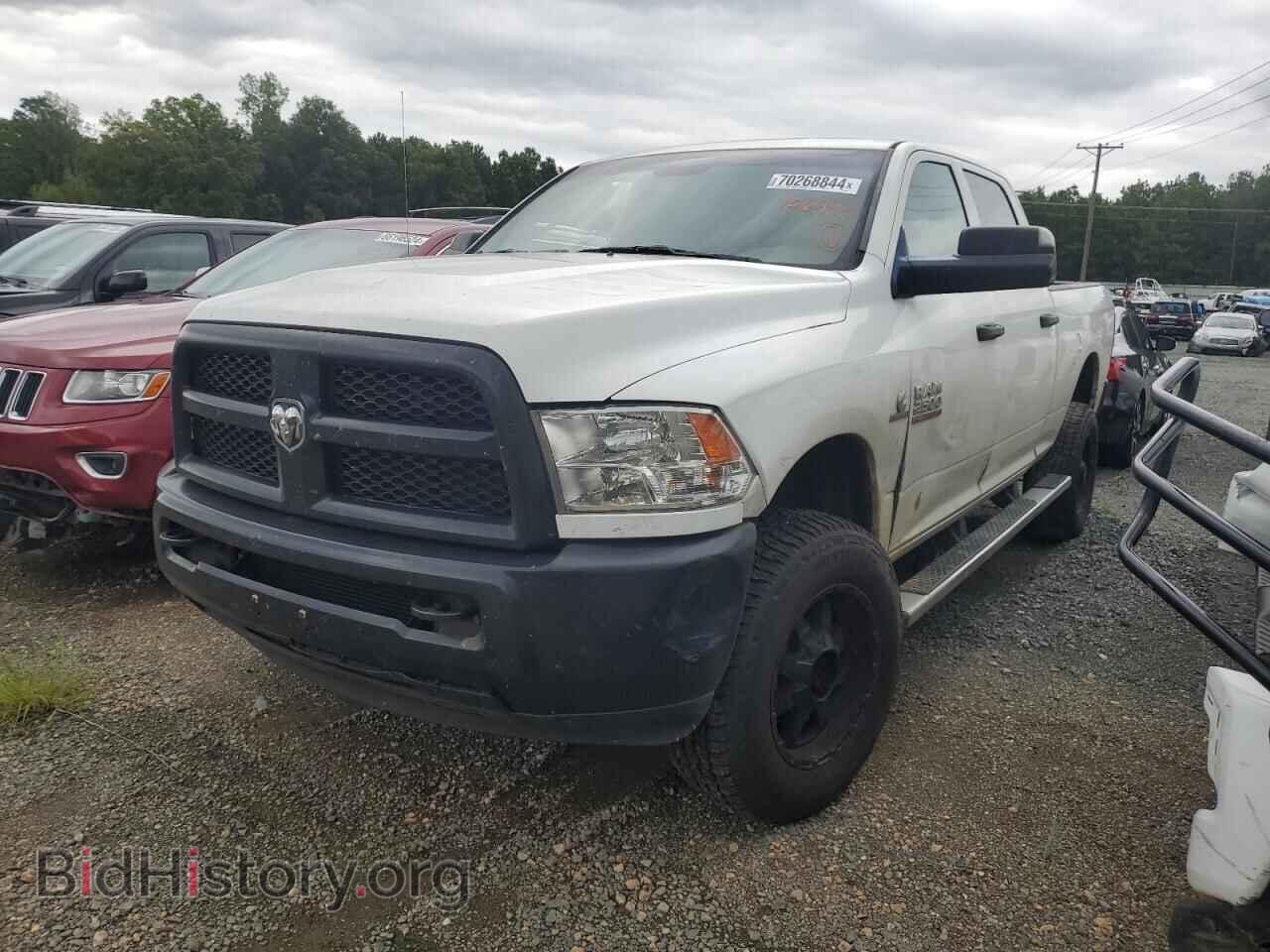 Photo 3C6UR5CL9JG106994 - RAM All Models 2018